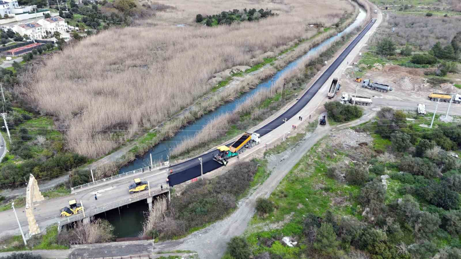 3 ilçedeki 545 milyon TL’lik yol yatırımı devam ediyor
