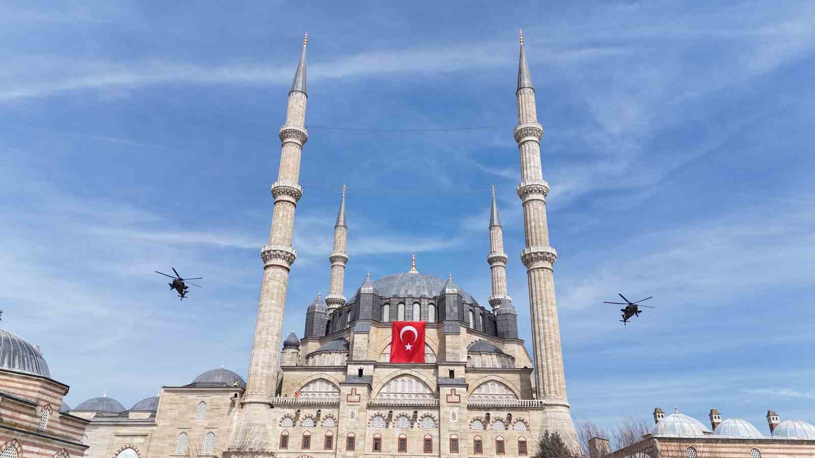 Edirne’de Balkan şehitleri için F-16 ve Atak’tan saygı uçuşu
