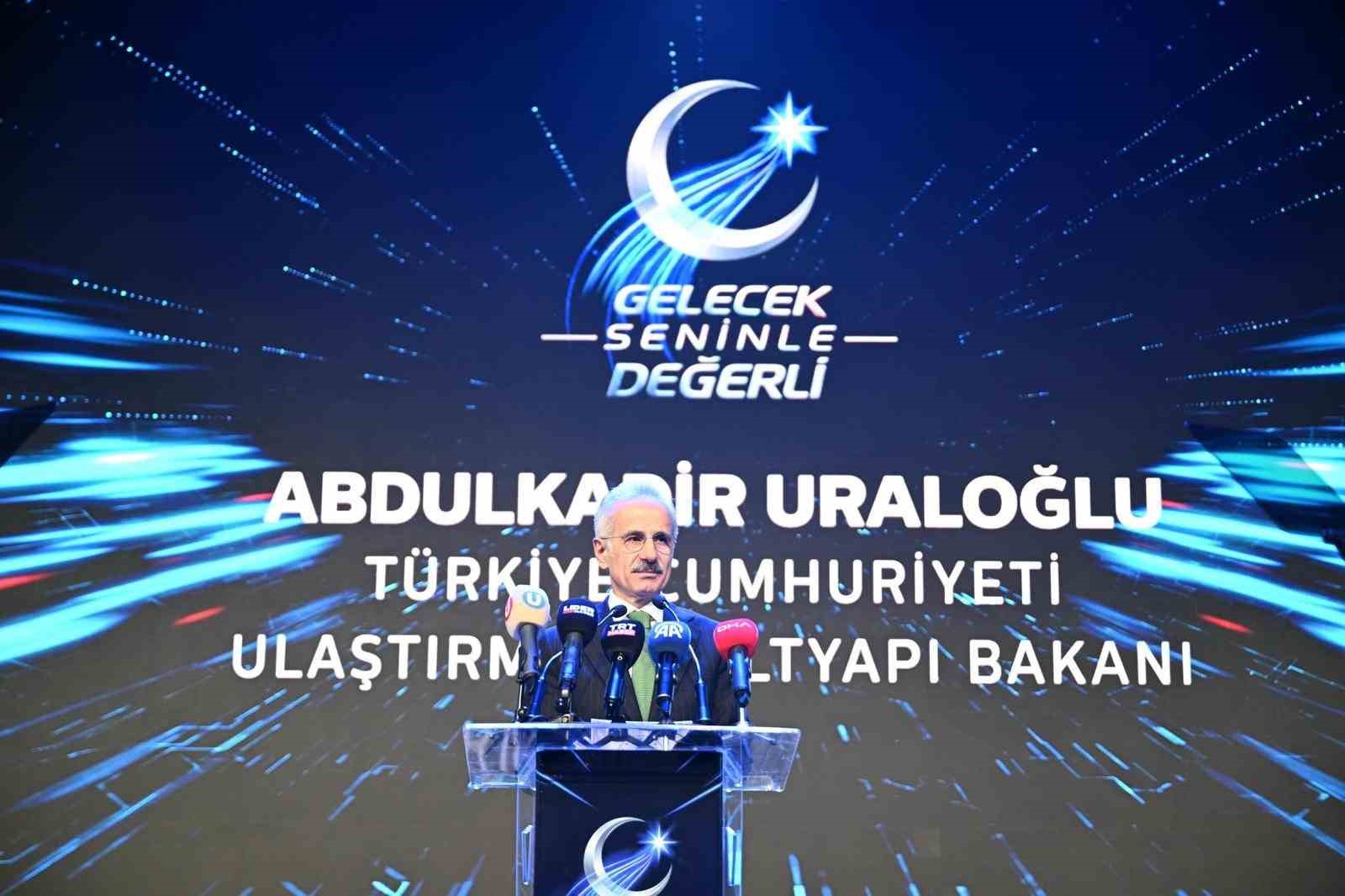 Bakan Uraloğlu: "10 gün içerisinde yaklaşık 8 milyon yeni 5G abonesi daha bu teknoloji ile tanışarak 29 milyonu aştı"
