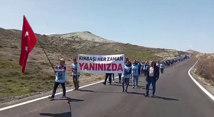 Doruk Madencilik işçileri Eskişehir’den Ankara’ya yürüdü
