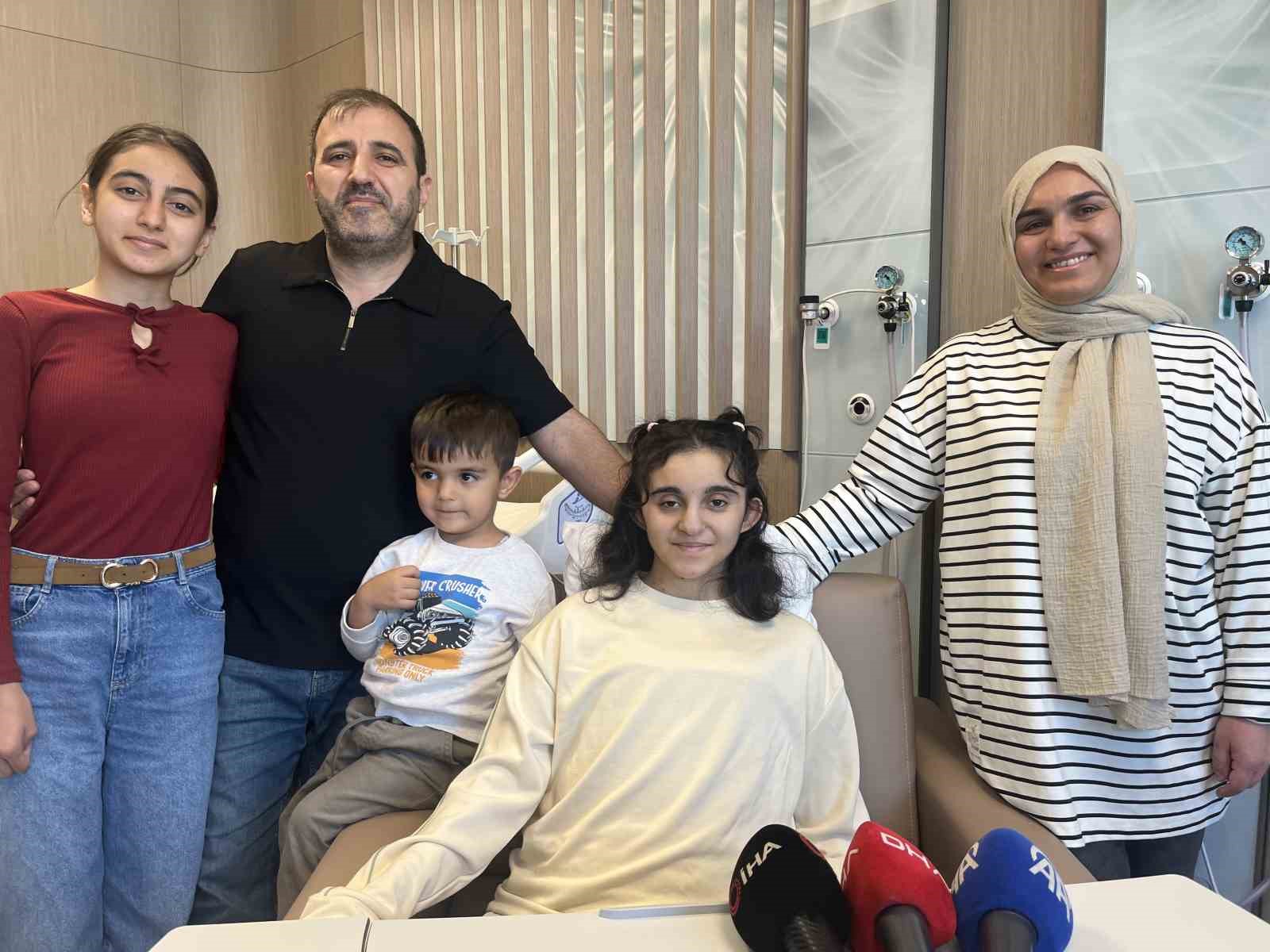 Organ bekleyen İzmirli genç kız için nefes kesen nakil
