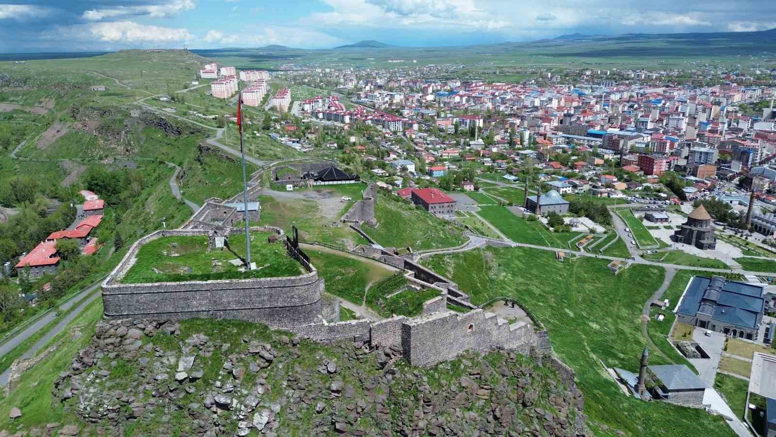 Kars’ta bölgesel kalkınma hamlesi: KAI bölgesi için 2030 vizyonu masaya yatırılıyor
