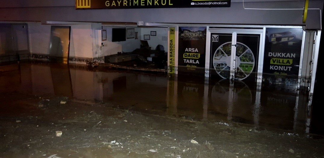 Konya’da dağlık alandan gelen sel etkili oldu
