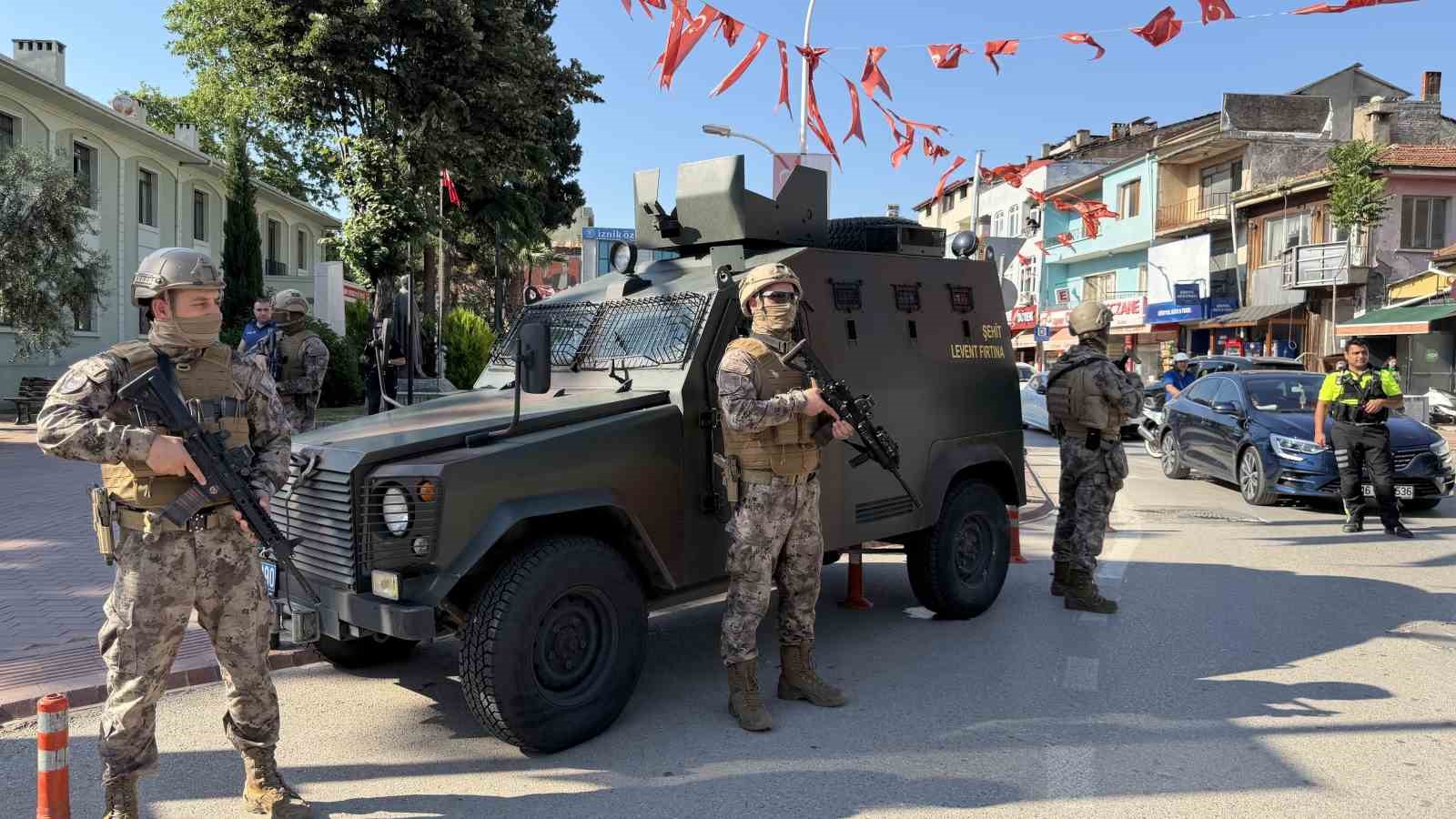 İznik’te ’Önüne bak’ tartışmasının ardından bölgede yoğun güvenlik önlemi
