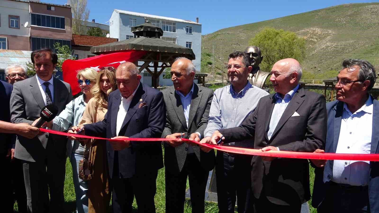 Çıldır’da Karaçay Çayı üzerine yaptırılan köprü törenle açıldı
