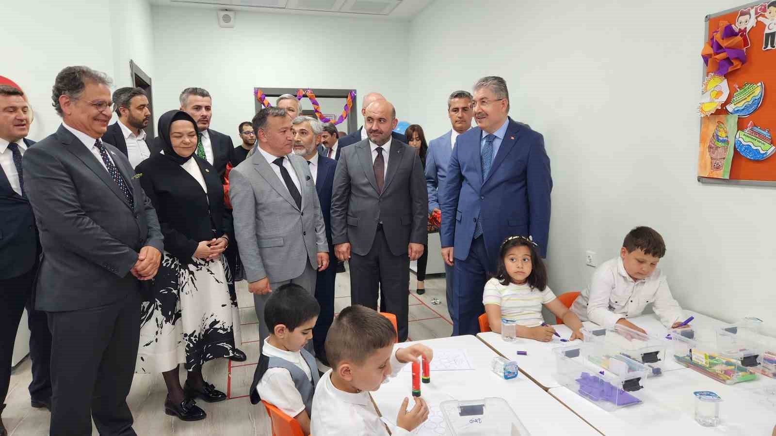 Eskişehir’de Zübeyde Hanım Özel Eğitim Anaokulu’nun yeni binası törenle açıldı
