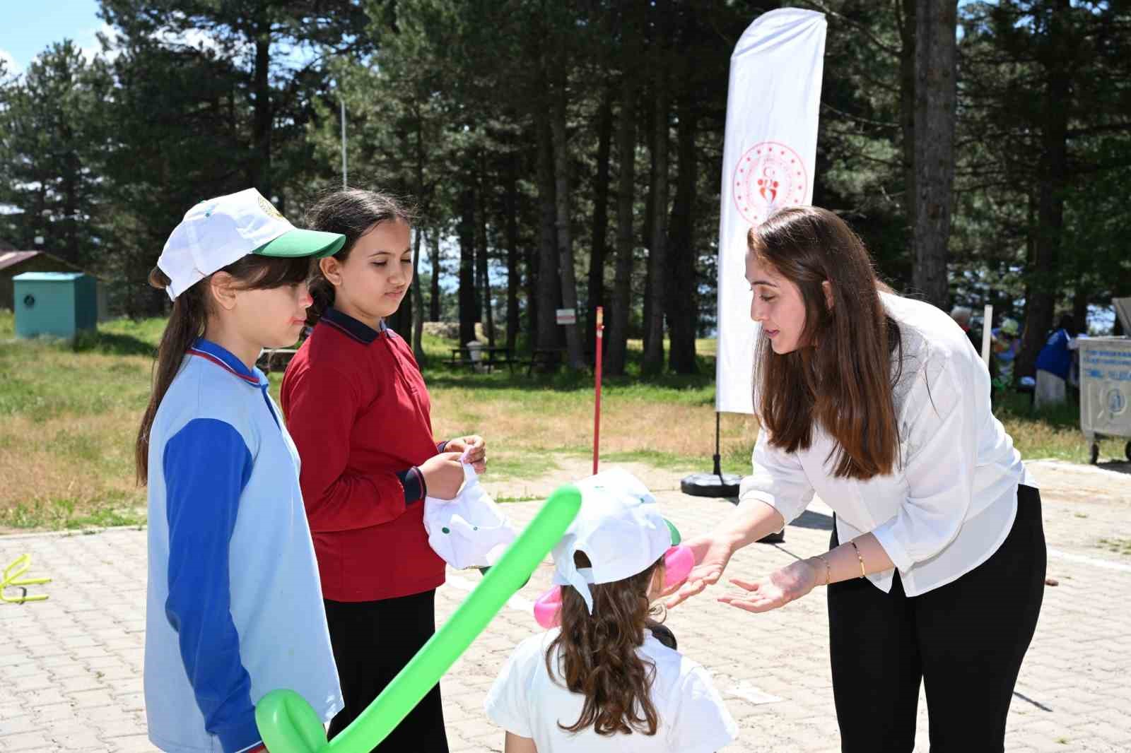 Manisa’da çocukların uçurtma şenliği neşesi

