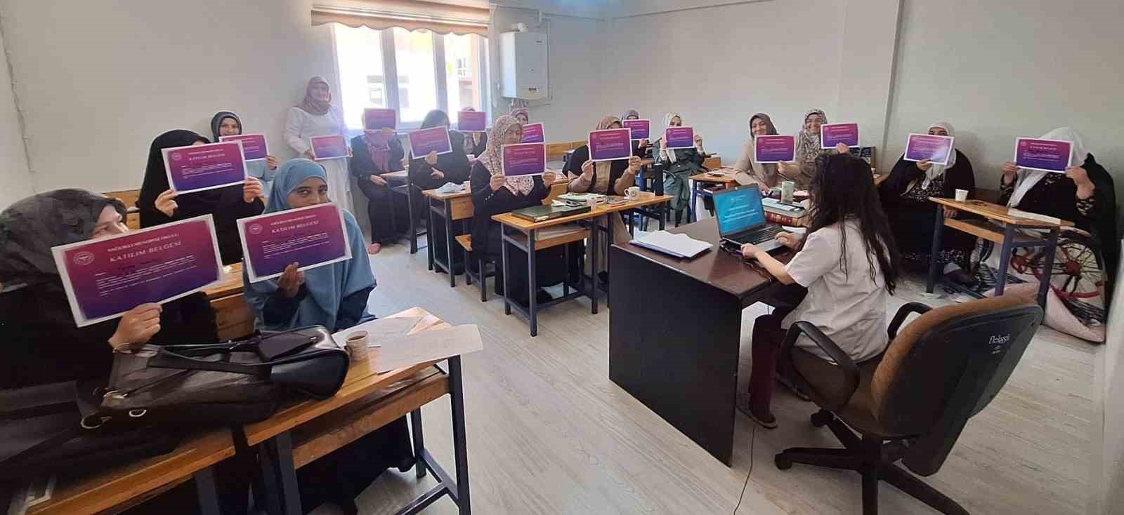 Bayburt’ta 120 kadına menopoz eğitimi verildi
