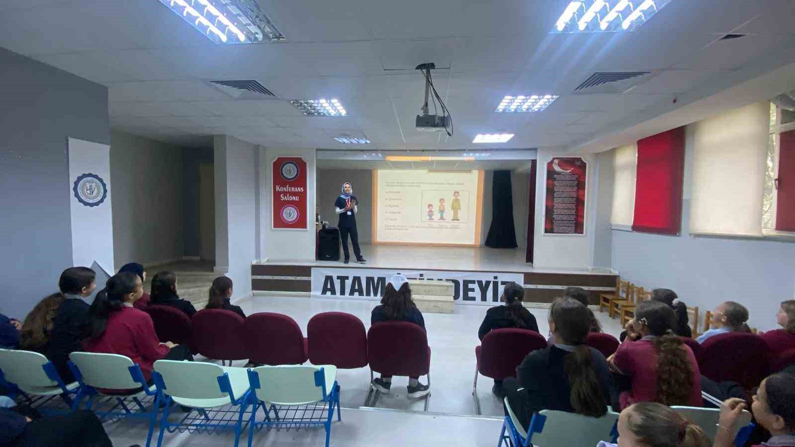 Öğrencilere sağlık eğitimi
