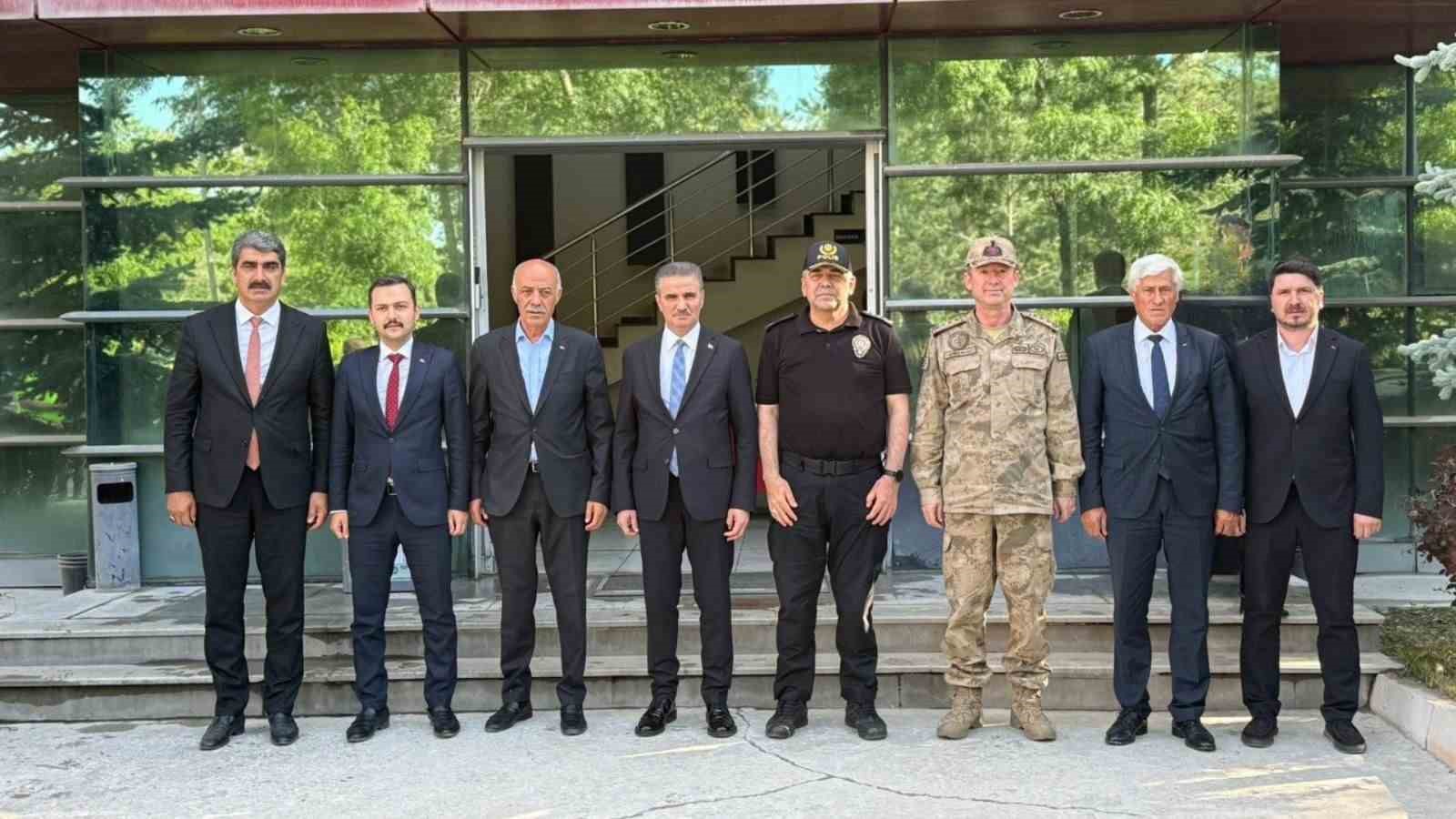 Erzurum protokolünden Aşkale Çimento’ya ziyaret
