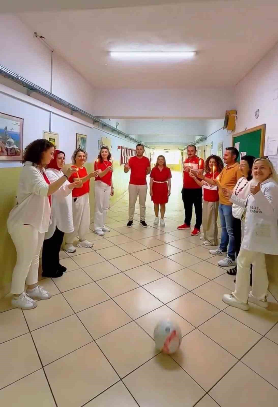Samsun’da öğretmenlerden A Milli Takım’a klipli destek
