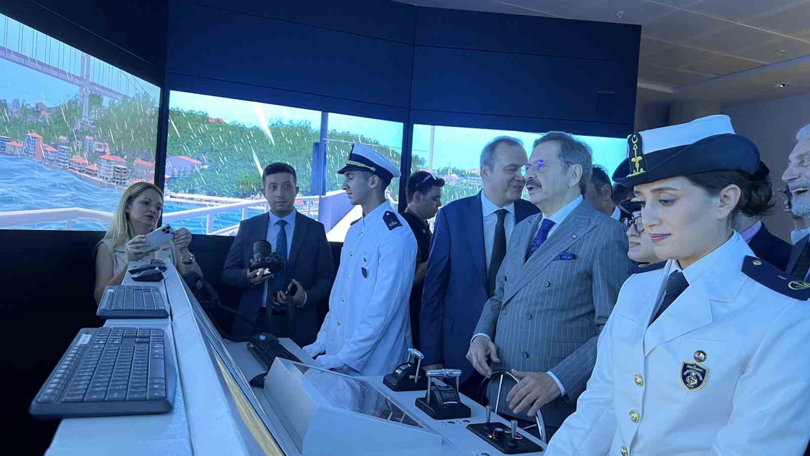 Mersin’de Denizcilik Fakültesi binası hizmete açıldı
