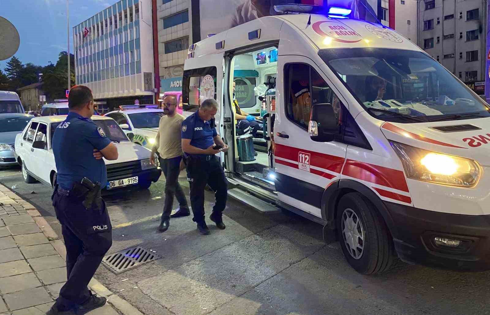 Kayseri’de bıçakla yaralanan genç esnafa sığındı: 1 yaralı
