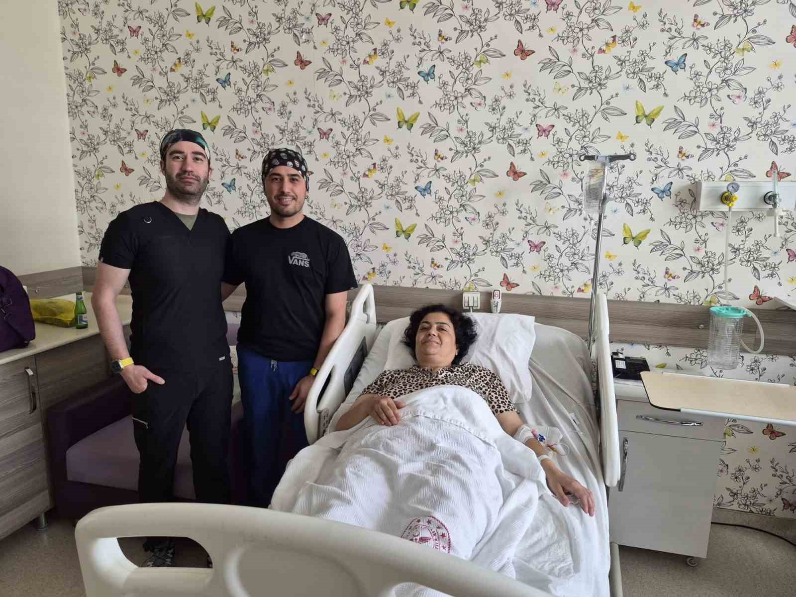 Çivrilli hasta kesi yapılmadan yapılan tedaviyle sağlığına kavuştu
