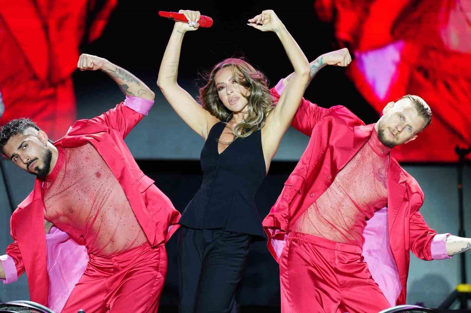 Binlerce Manisalı zafer coşkusunda buluştu
