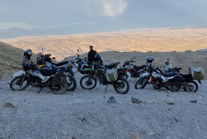 (düzeltme) - Adilcevazlı motorculardan Süphan Dağı’na demir atlarla tırmanış

