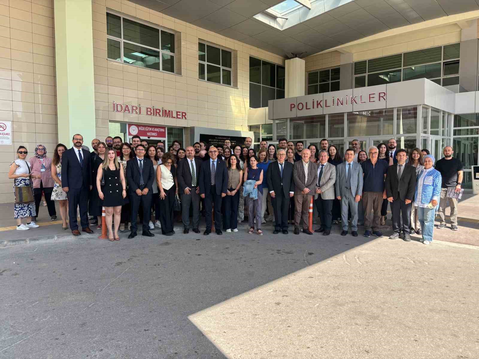 Anestezi uzmanları Niğde’de bir araya geldi
